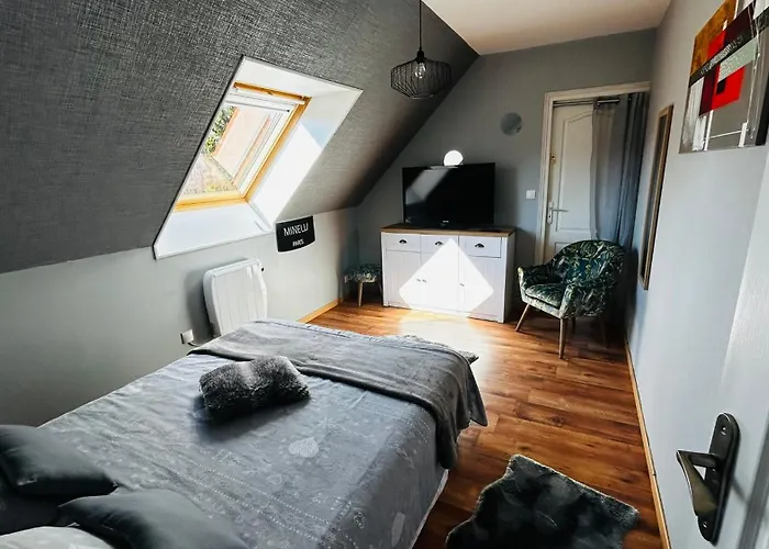 לינה וארוחת בוקר La Regence 4 Brette-les-Pins