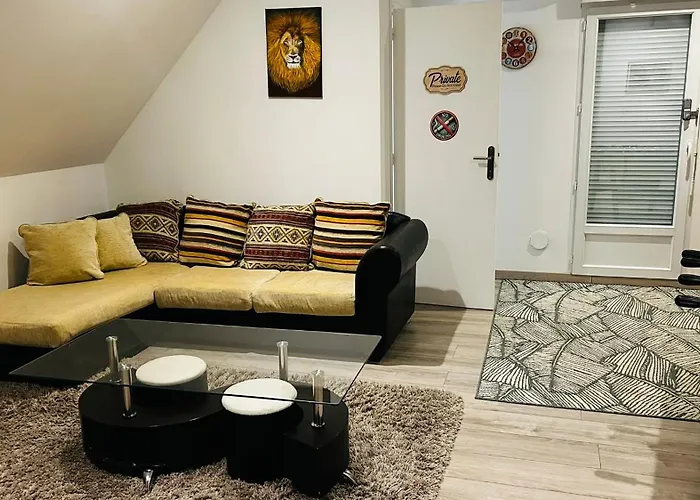 La Regence 4 לינה וארוחת בוקר