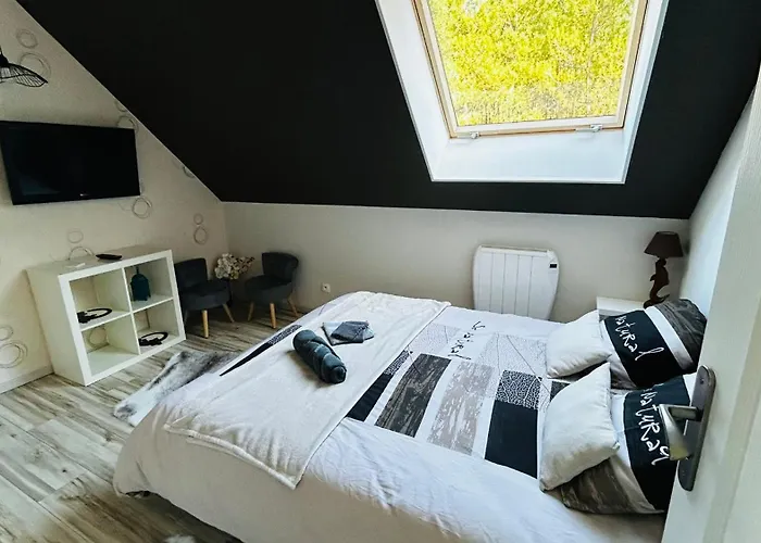 לינה וארוחת בוקר La Regence 4 *